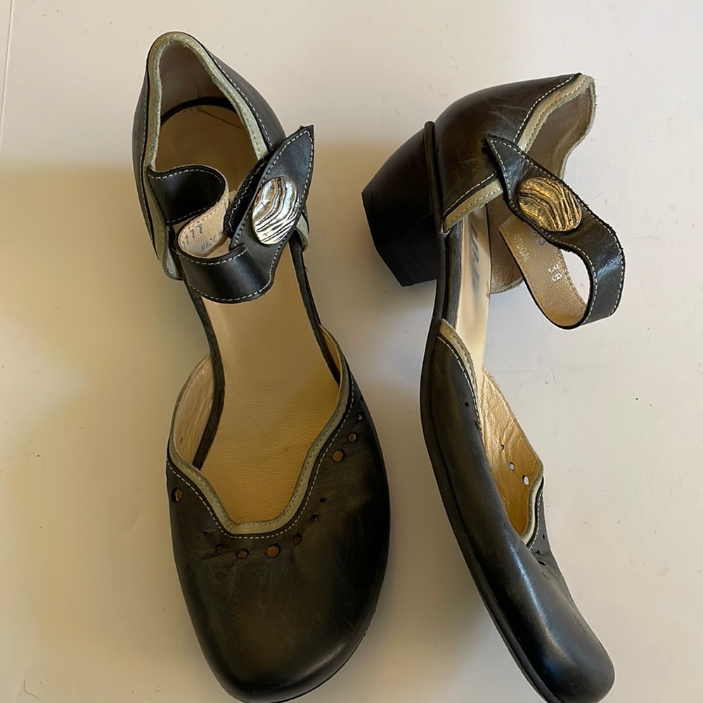 Fidji black shoes size 38 aprox 7.5